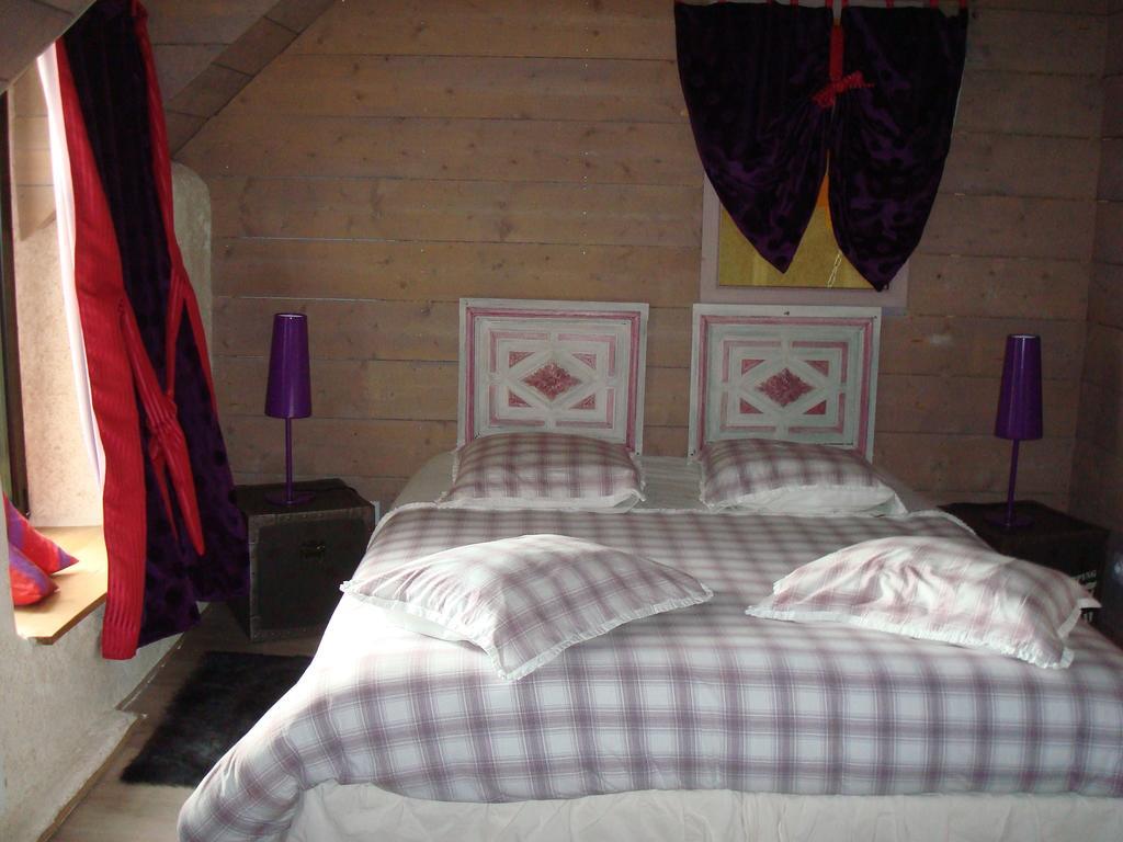 Aux Greniers A Reves Bed & Breakfast Plestan ห้อง รูปภาพ