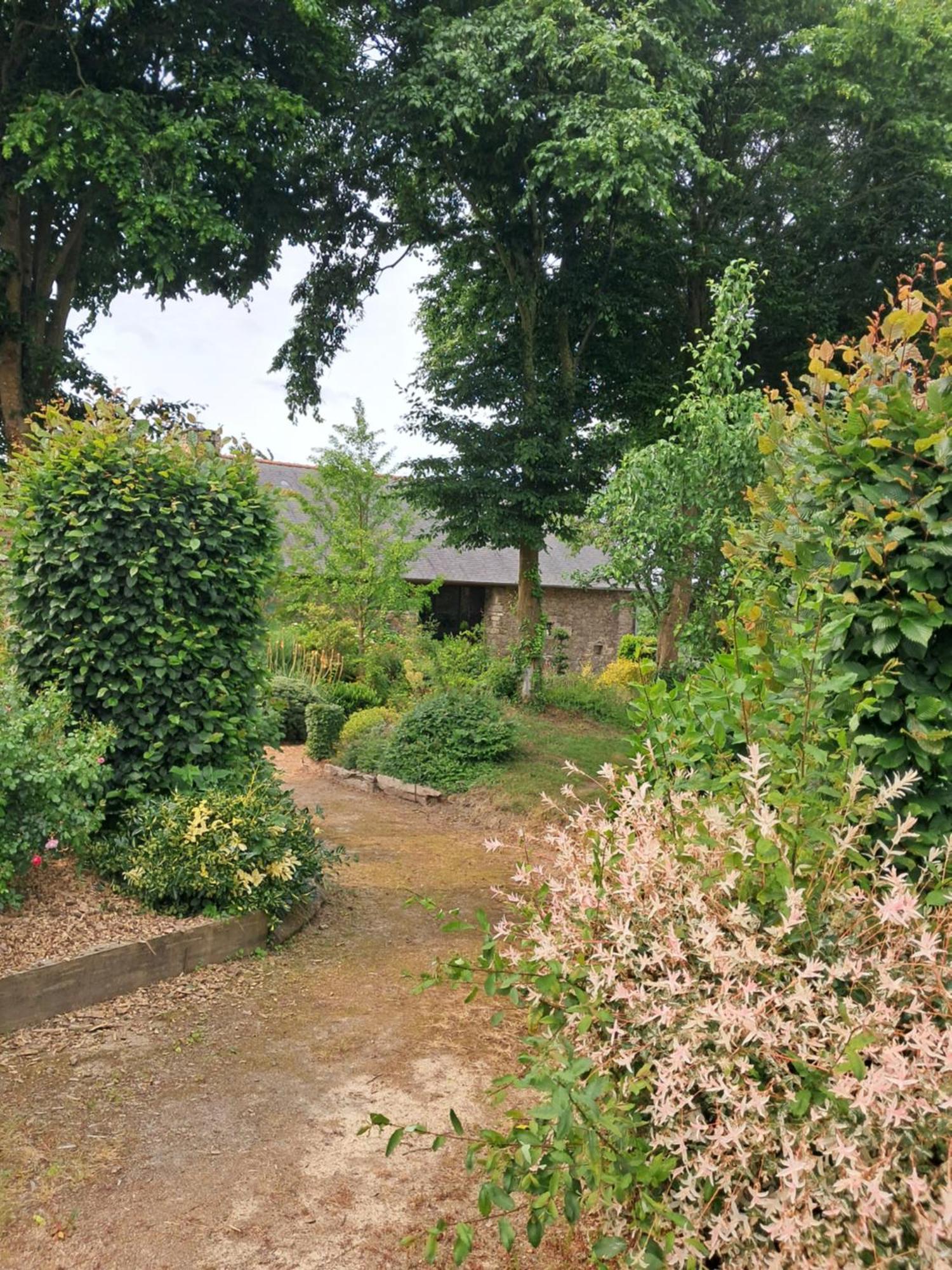 Aux Greniers A Reves Bed & Breakfast Plestan ภายนอก รูปภาพ