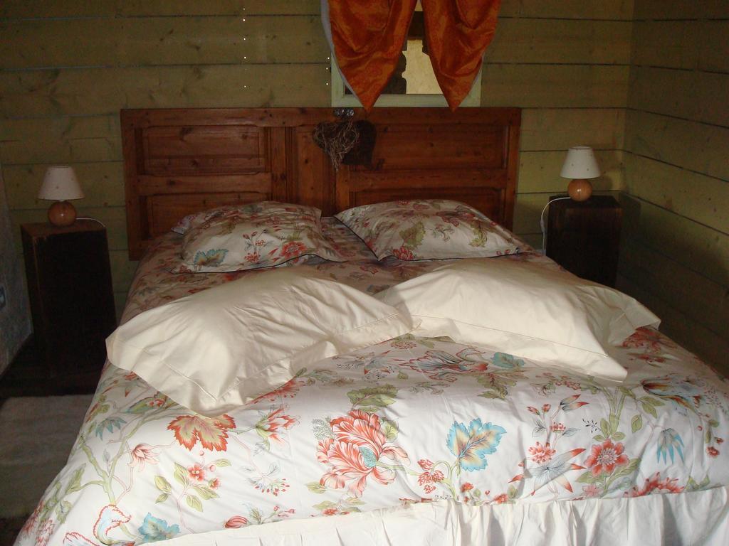 Aux Greniers A Reves Bed & Breakfast Plestan ภายนอก รูปภาพ